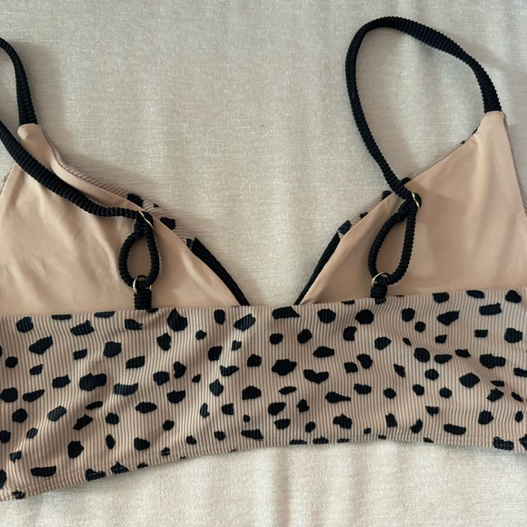 Beach Riot Riza Bikini Top - Picture 2 of 3